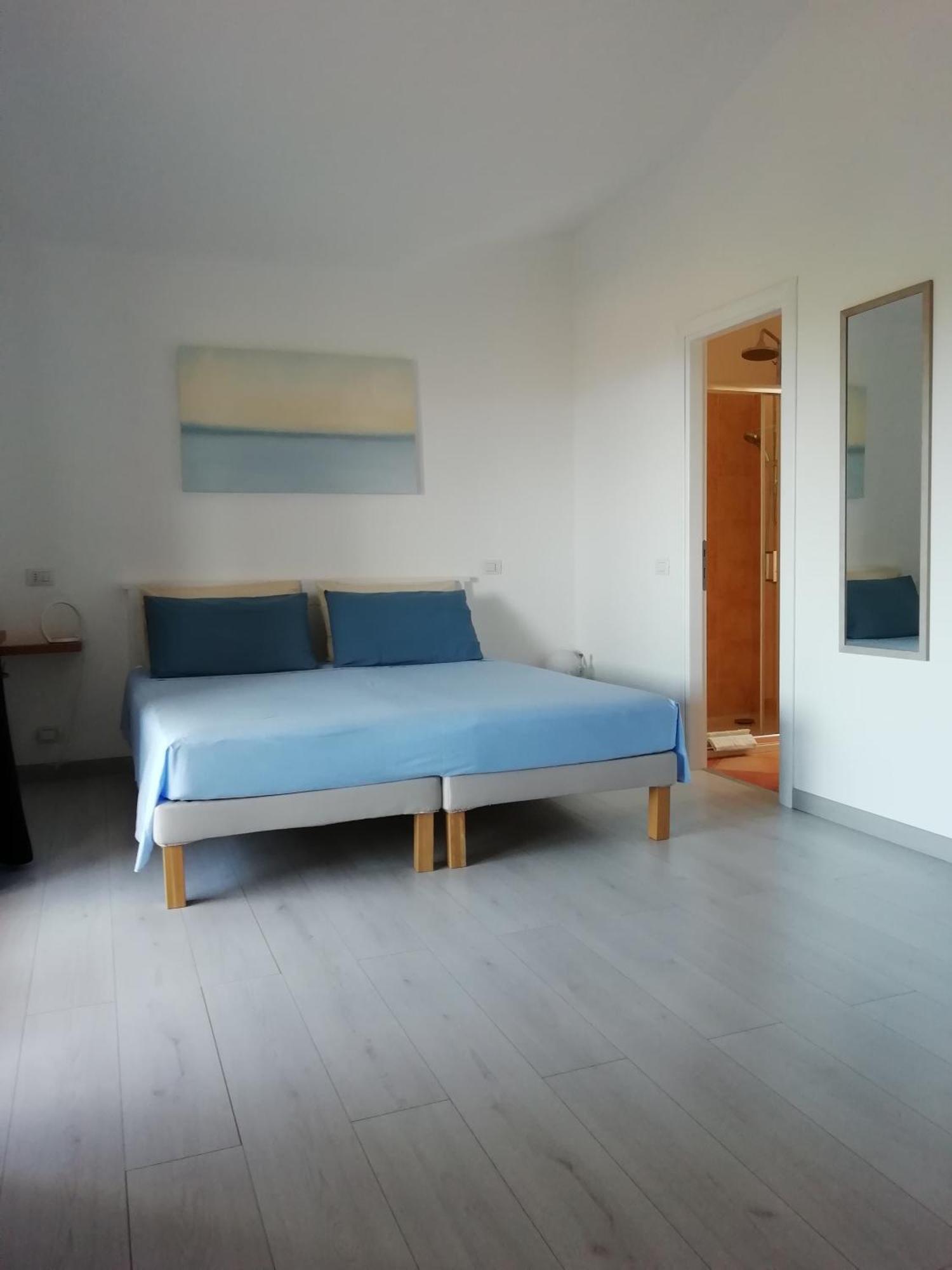 Frina Di Mari B&B Сан-Теодоро Номер фото